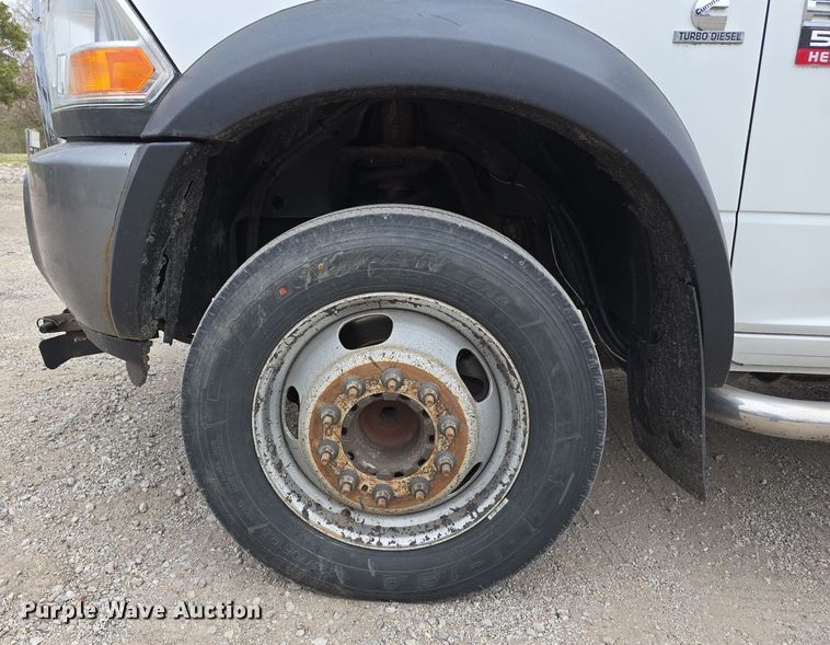 image for item DT6769 2011 Dodge Ram 5500 Crew Cab flatbed truck