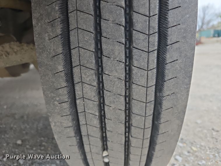 image for item DT6769 2011 Dodge Ram 5500 Crew Cab flatbed truck