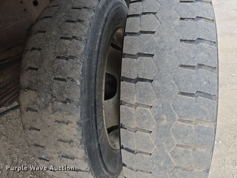 image for item DT6769 2011 Dodge Ram 5500 Crew Cab flatbed truck