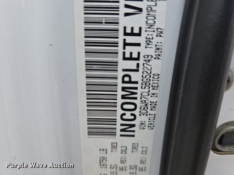 image for item DT6769 2011 Dodge Ram 5500 Crew Cab flatbed truck