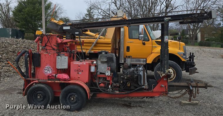 image for item DT6770 1999 Crafco SS125DC melter applicator