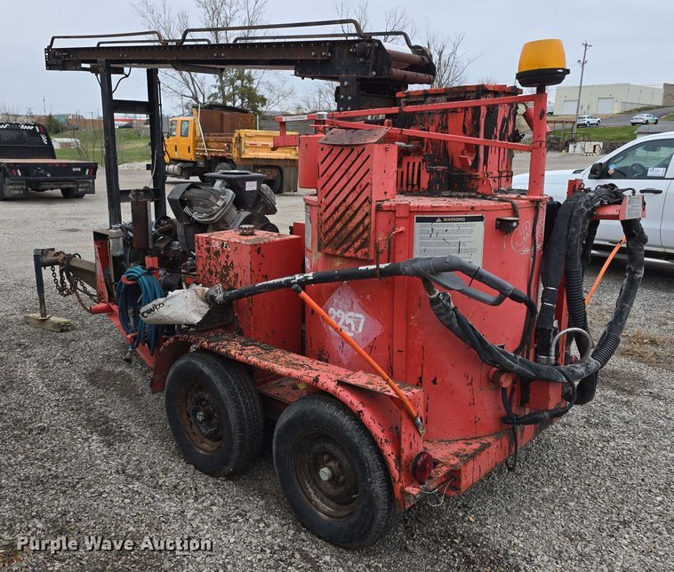 image for item DT6770 1999 Crafco SS125DC melter applicator