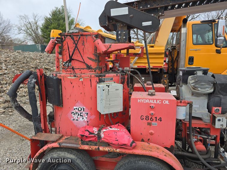 image for item DT6770 1999 Crafco SS125DC melter applicator