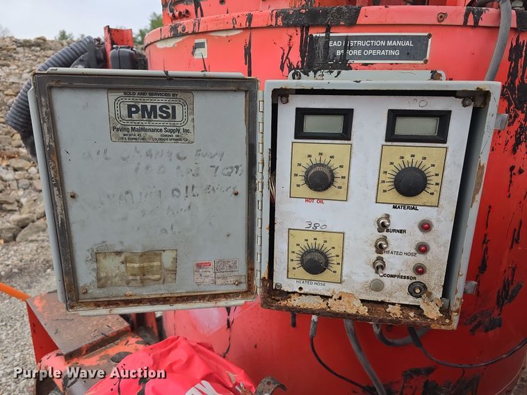 image for item DT6770 1999 Crafco SS125DC melter applicator