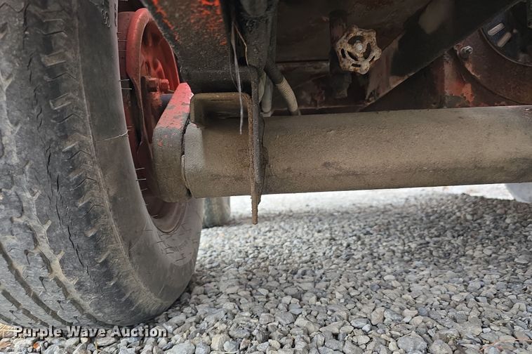 image for item DT6770 1999 Crafco SS125DC melter applicator