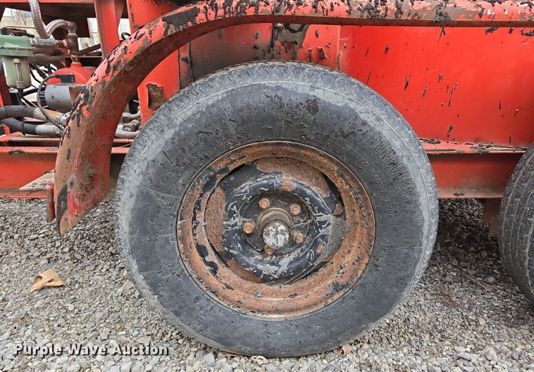 image for item DT6770 1999 Crafco SS125DC melter applicator