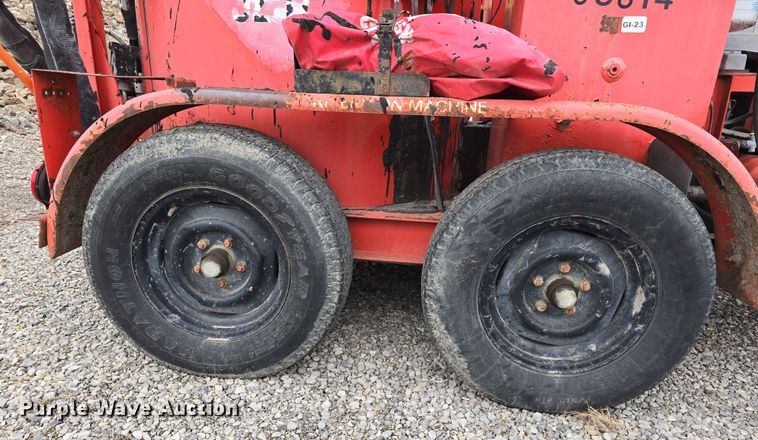 image for item DT6770 1999 Crafco SS125DC melter applicator