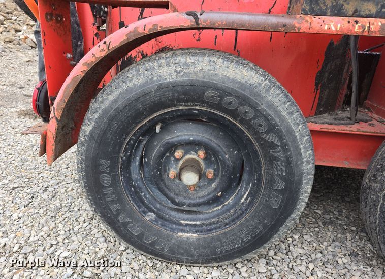 image for item DT6770 1999 Crafco SS125DC melter applicator