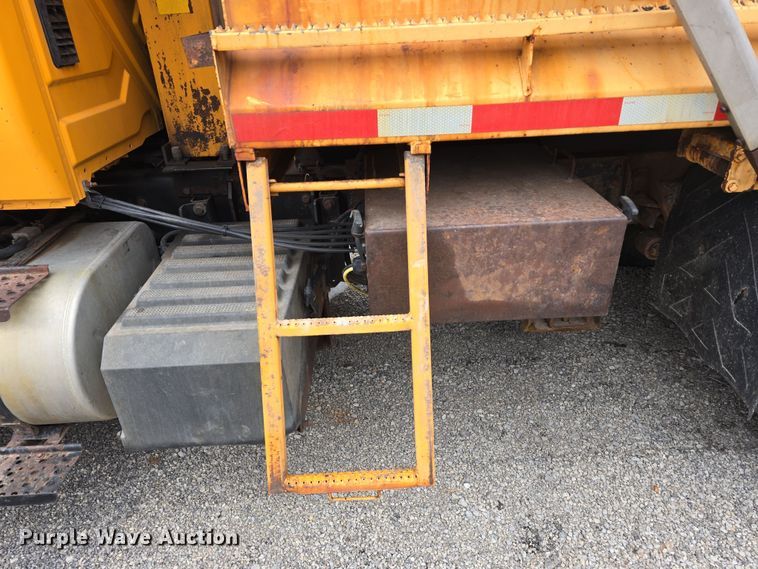 image for item DT6771 2008 International WorkStar 7400 dump truck