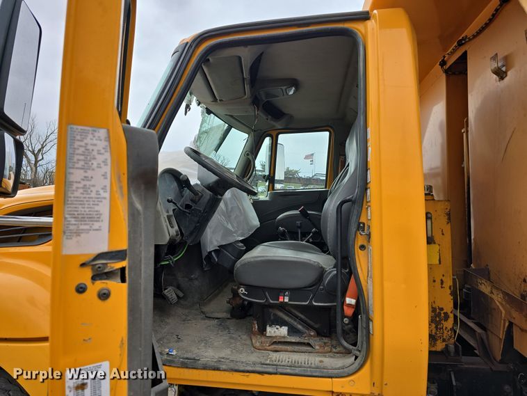 image for item DT6771 2008 International WorkStar 7400 dump truck