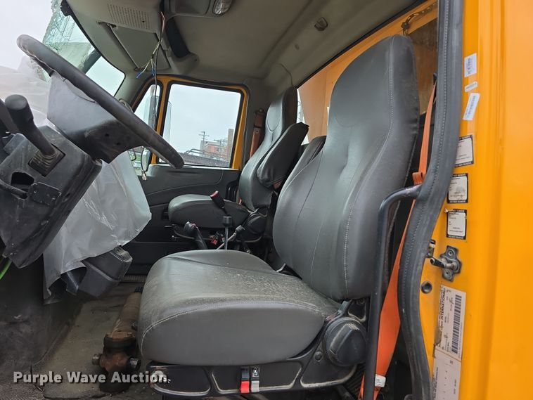 image for item DT6771 2008 International WorkStar 7400 dump truck