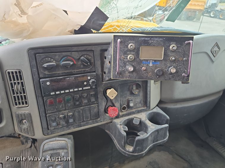 image for item DT6771 2008 International WorkStar 7400 dump truck