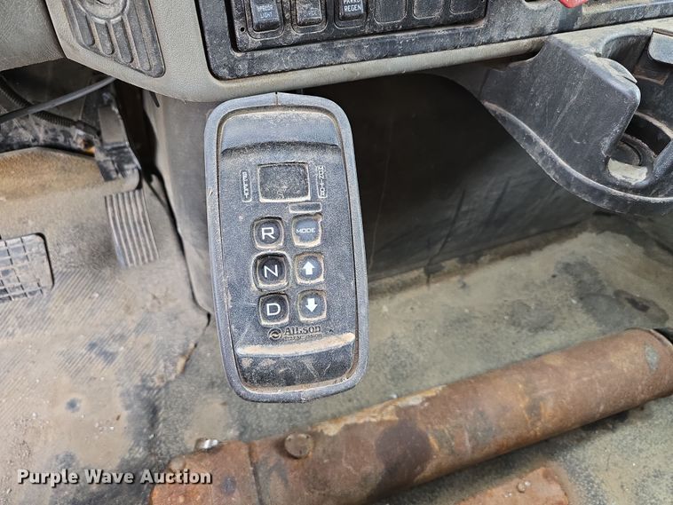 image for item DT6771 2008 International WorkStar 7400 dump truck