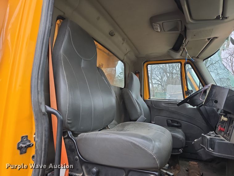 image for item DT6771 2008 International WorkStar 7400 dump truck