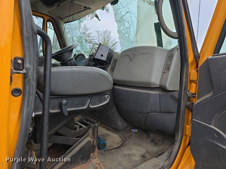 image for item DT6771 2008 International WorkStar 7400 dump truck