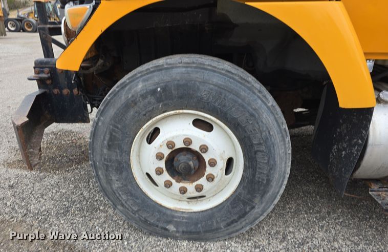 image for item DT6771 2008 International WorkStar 7400 dump truck