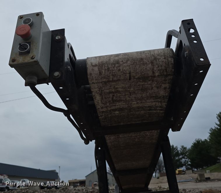 image for item DT6773 1998 Crafco SS125 DC melter applicator