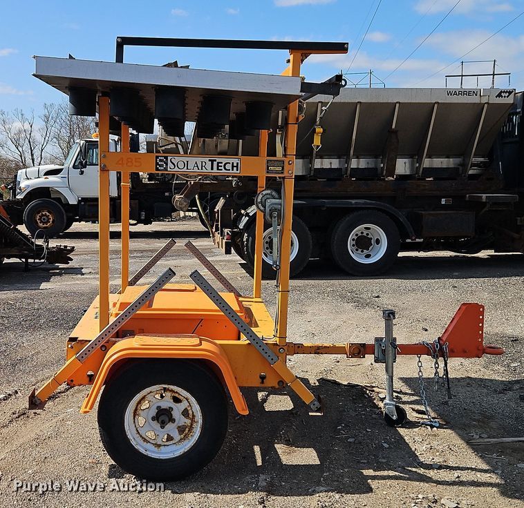 image for item DT7691 Solar Tech Silent Sentinel arrow board