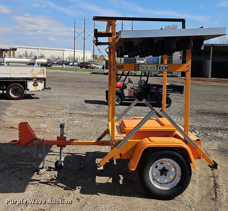 image for item DT7691 Solar Tech Silent Sentinel arrow board