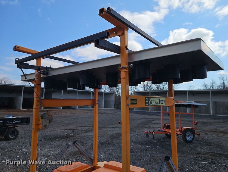 image for item DT7691 Solar Tech Silent Sentinel arrow board