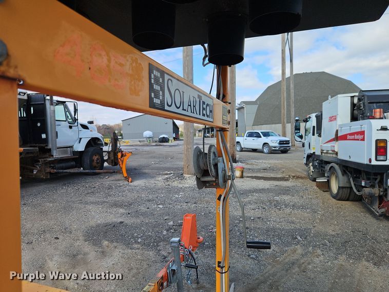 image for item DT7691 Solar Tech Silent Sentinel arrow board