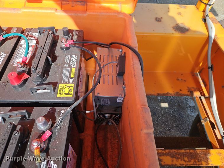 image for item DT7691 Solar Tech Silent Sentinel arrow board