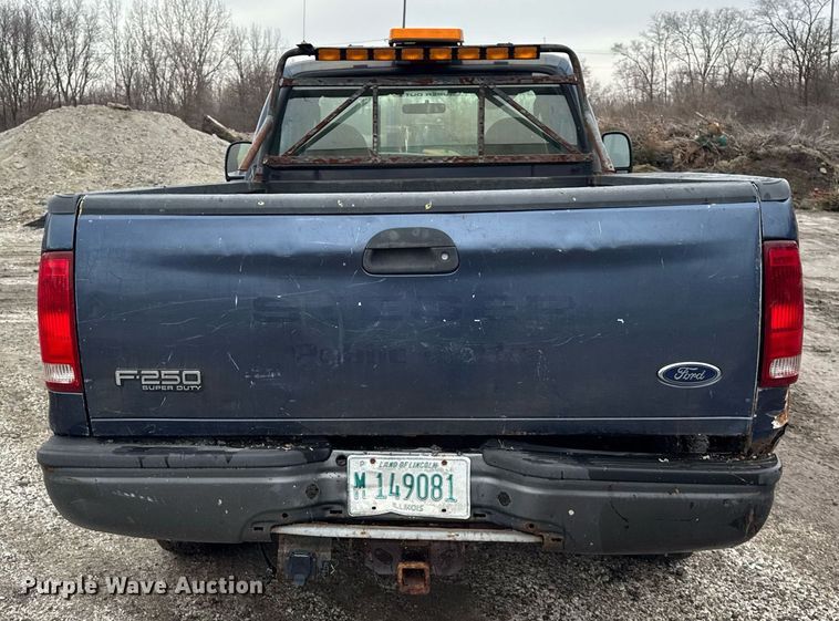 image for item DU3340 2004 Ford F250 Super Duty pickup truck