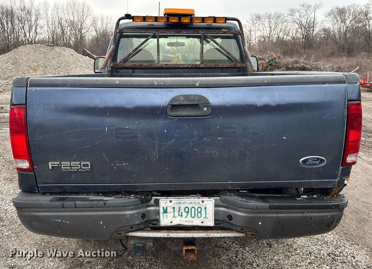 image for item DU3340 2004 Ford F250 Super Duty pickup truck