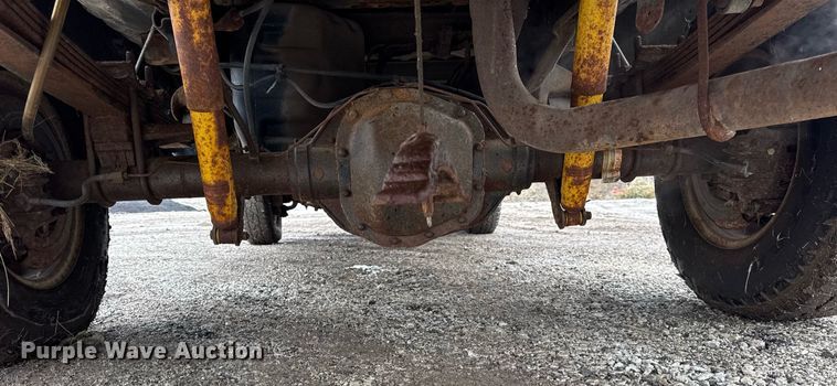 image for item DU3340 2004 Ford F250 Super Duty pickup truck