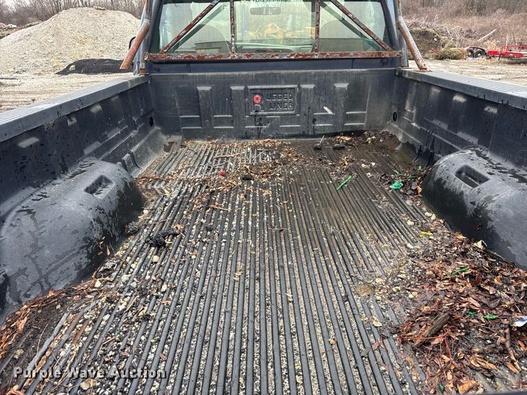 image for item DU3340 2004 Ford F250 Super Duty pickup truck