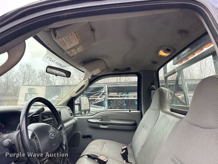 image for item DU3340 2004 Ford F250 Super Duty pickup truck