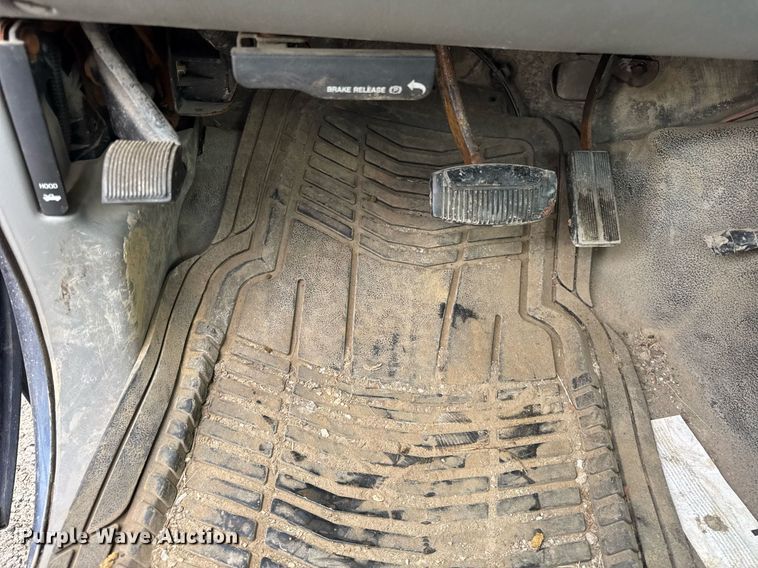 image for item DU3340 2004 Ford F250 Super Duty pickup truck