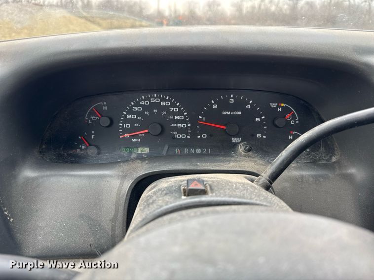 image for item DU3340 2004 Ford F250 Super Duty pickup truck