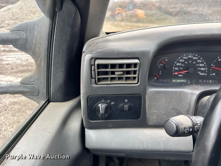 image for item DU3340 2004 Ford F250 Super Duty pickup truck