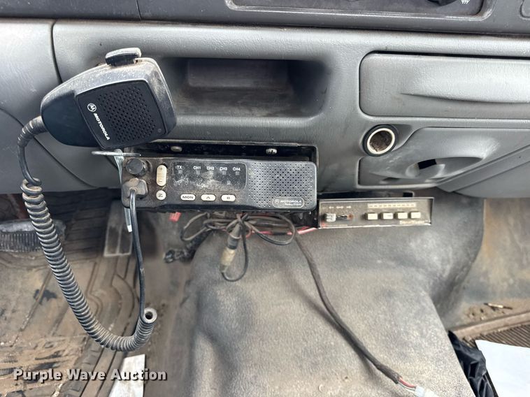 image for item DU3340 2004 Ford F250 Super Duty pickup truck