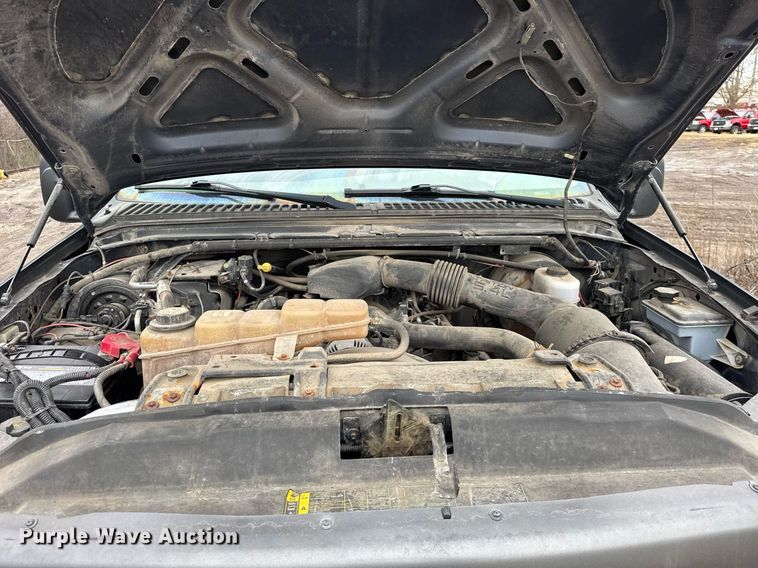 image for item DU3340 2004 Ford F250 Super Duty pickup truck