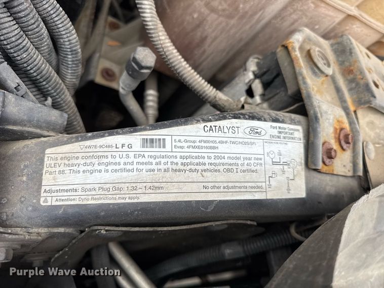 image for item DU3340 2004 Ford F250 Super Duty pickup truck