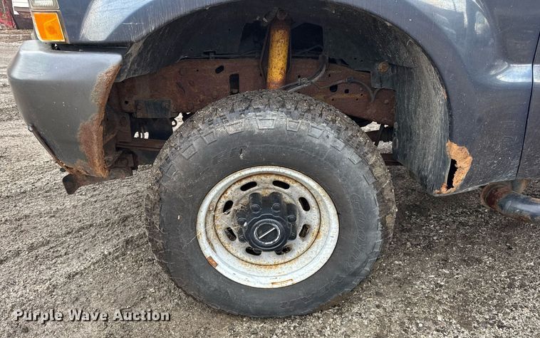 image for item DU3340 2004 Ford F250 Super Duty pickup truck