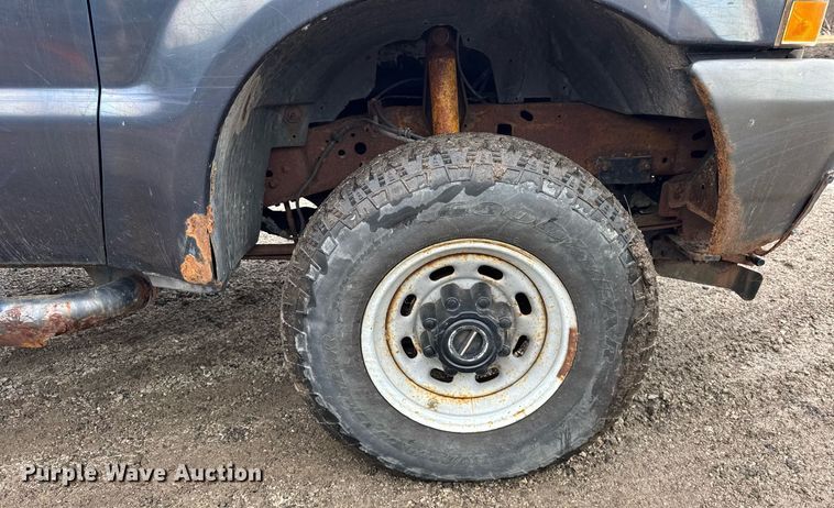 image for item DU3340 2004 Ford F250 Super Duty pickup truck