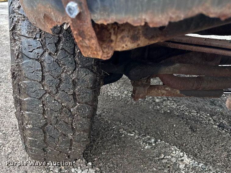 image for item DU3340 2004 Ford F250 Super Duty pickup truck