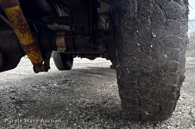 image for item DU3340 2004 Ford F250 Super Duty pickup truck