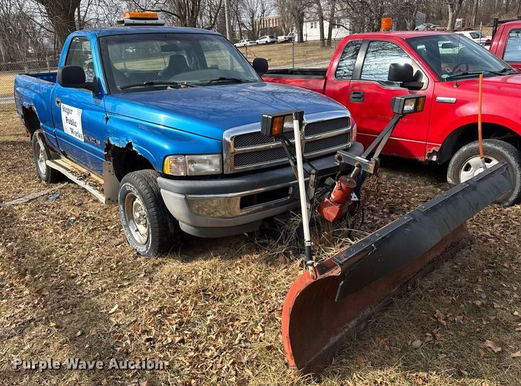 image for item DU3346 1999 Dodge Ram 1500 pickup truck
