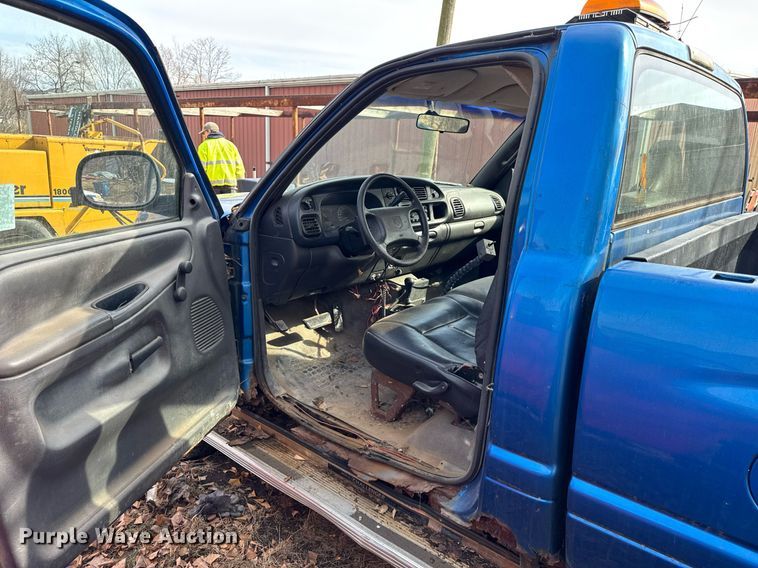 image for item DU3346 1999 Dodge Ram 1500 pickup truck