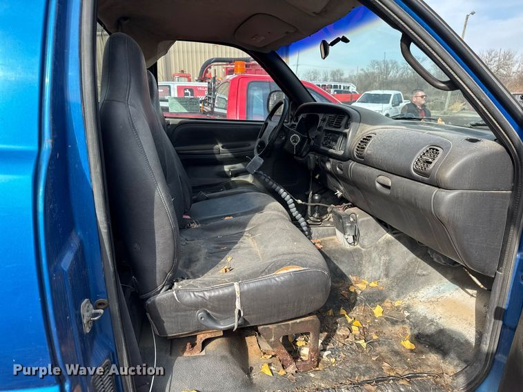 image for item DU3346 1999 Dodge Ram 1500 pickup truck