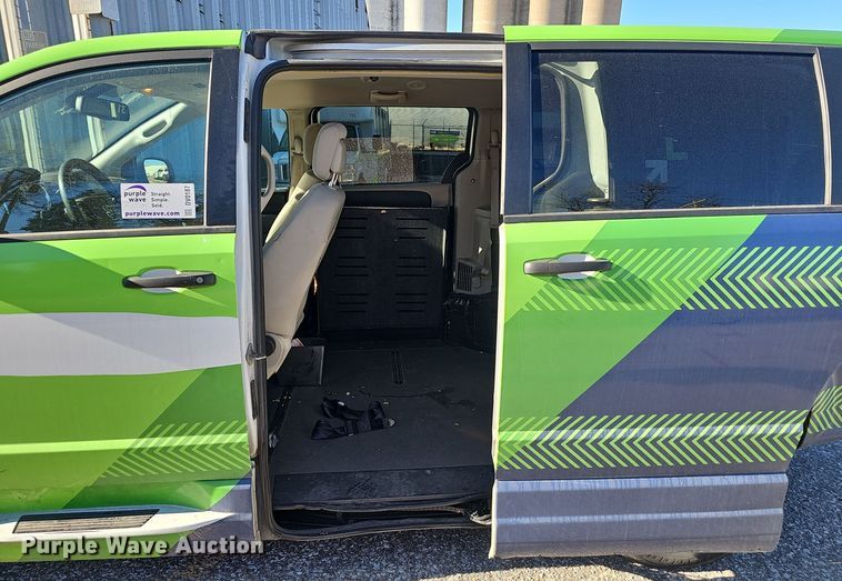 image for item DV0187 2019 Dodge Grand Caravan handicap accessible van