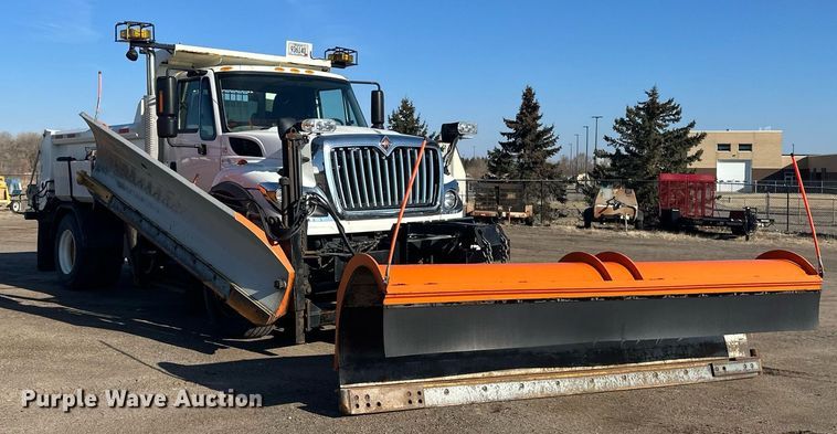 image for item DV0683 2012 International  7400SBA dump truck