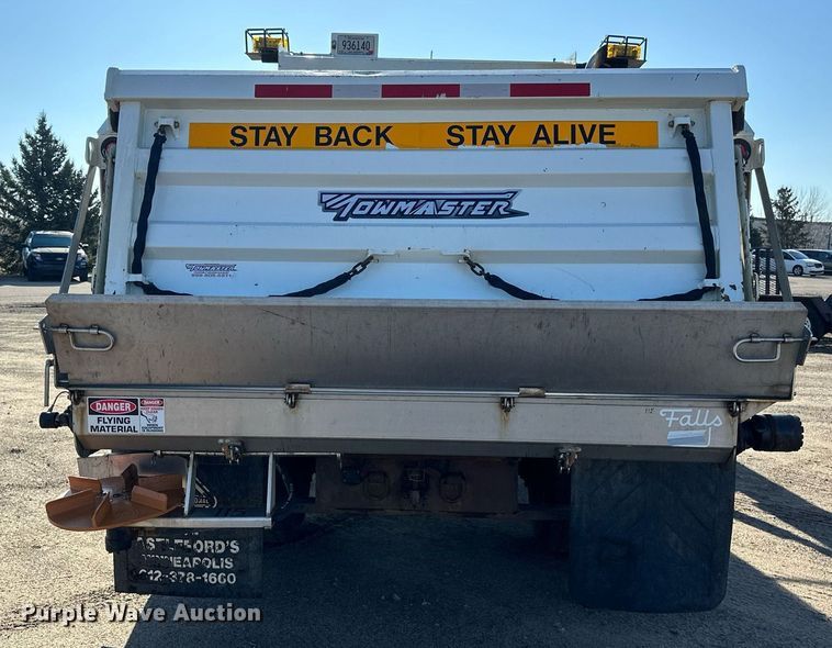 image for item DV0683 2012 International  7400SBA dump truck