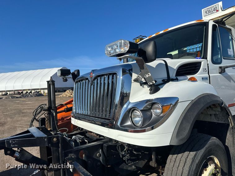 image for item DV0683 2012 International  7400SBA dump truck