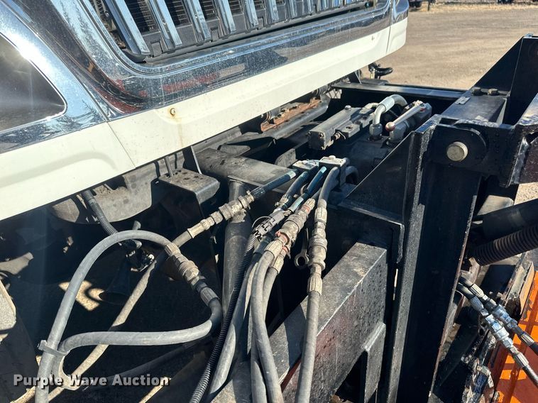 image for item DV0683 2012 International  7400SBA dump truck