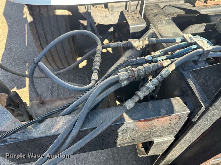 image for item DV0683 2012 International  7400SBA dump truck